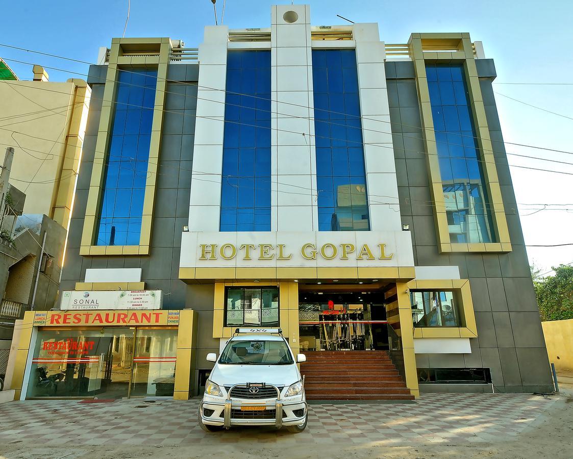 Hotel Gopal Dwārka Екстериор снимка